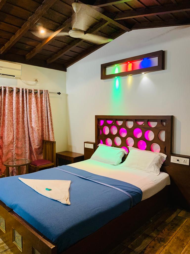 kerala houseboat