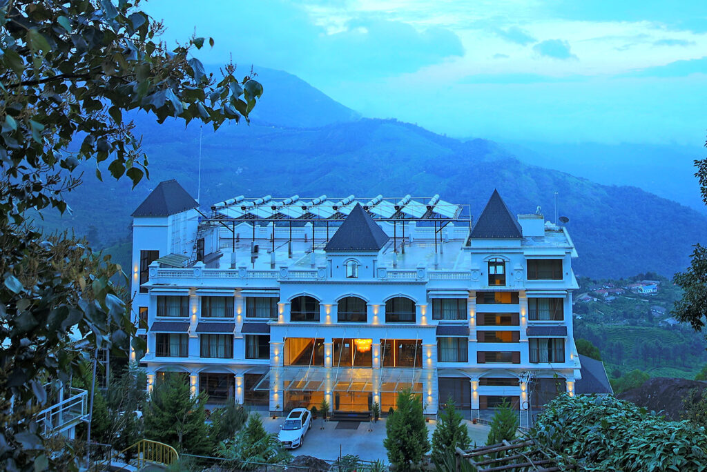 amber dale munnar